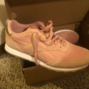 Reebok Retro Pink Women’s Sneakers size 7